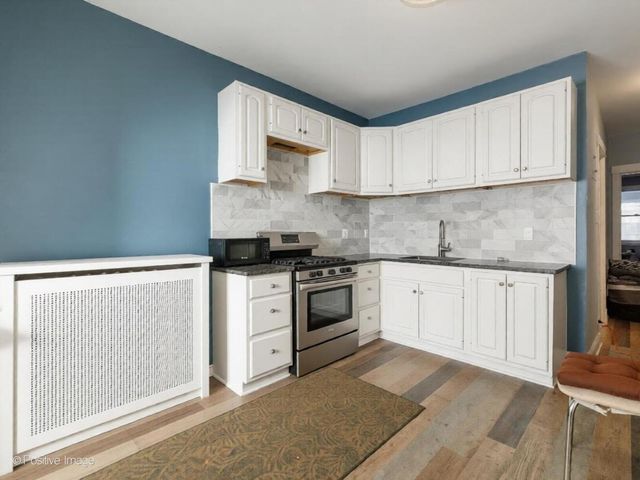 3348 N Albany Avenue, Chicago, IL 60618