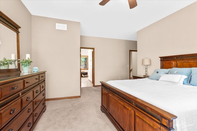37 Park Drive, Yorkville, IL 60560