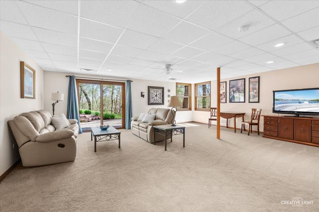 37 Park Drive, Yorkville, IL 60560