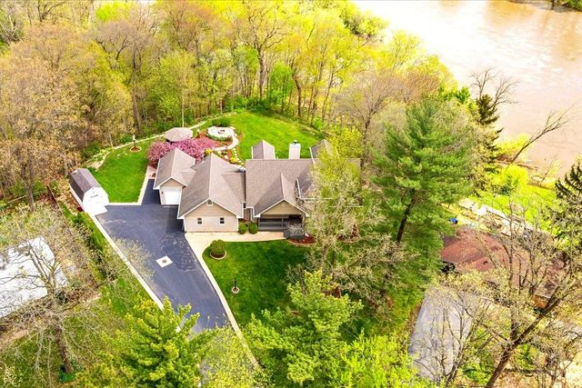 37 Park Drive, Yorkville, IL 60560
