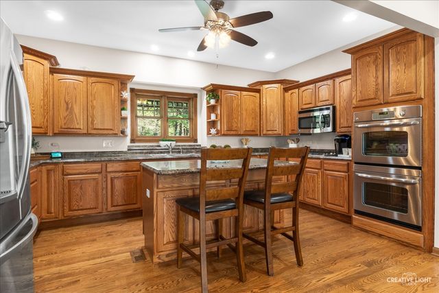 37 Park Drive, Yorkville, IL 60560