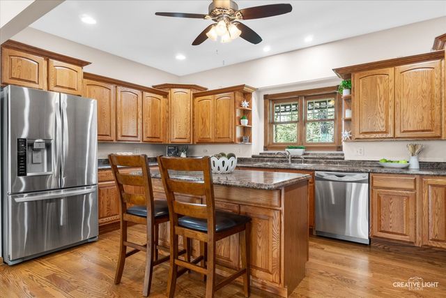 37 Park Drive, Yorkville, IL 60560