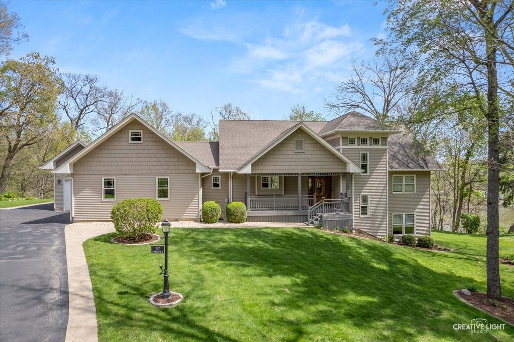 37 Park Drive, Yorkville, IL 60560