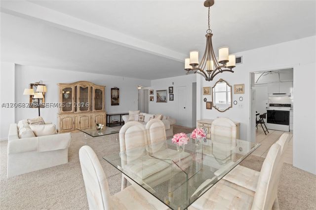 5001 Collins Ave 4G, Miami Beach, FL 33140