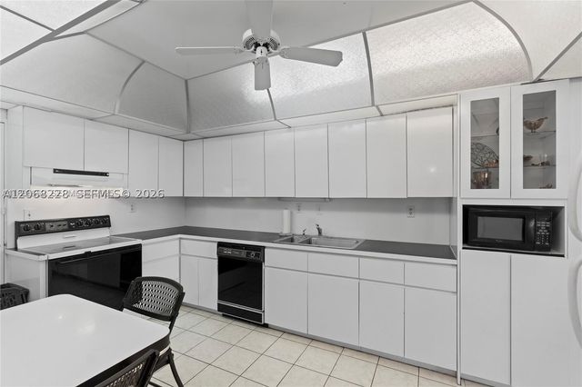 5001 Collins Ave 4G, Miami Beach, FL 33140