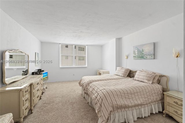 5001 Collins Ave 4G, Miami Beach, FL 33140