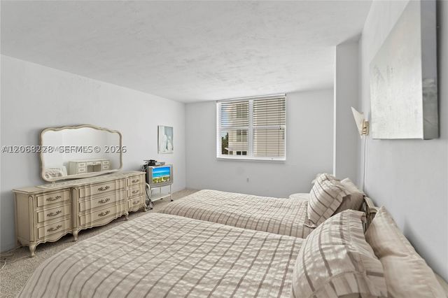 5001 Collins Ave 4G, Miami Beach, FL 33140