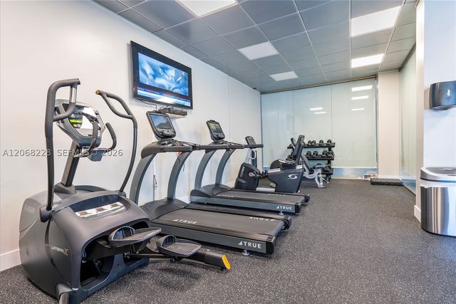 5001 Collins Ave 4G, Miami Beach, FL 33140