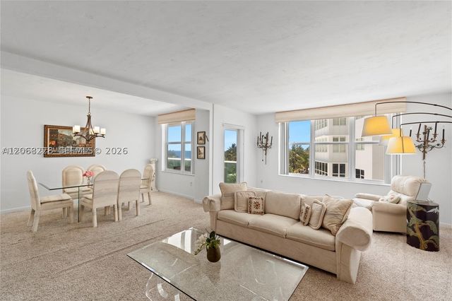 5001 Collins Ave 4G, Miami Beach, FL 33140