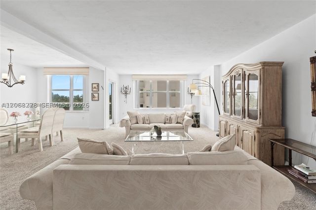 5001 Collins Ave 4G, Miami Beach, FL 33140