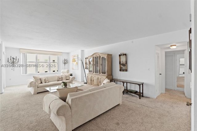 5001 Collins Ave 4G, Miami Beach, FL 33140