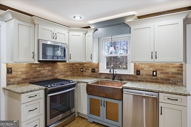 206 Chateau Drive, Fayetteville, GA 30214