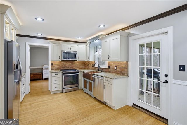 206 Chateau Drive, Fayetteville, GA 30214