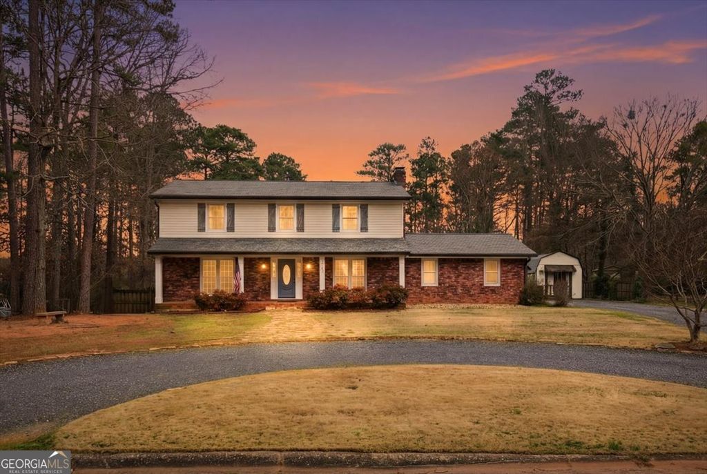 206 Chateau Drive, Fayetteville, GA 30214