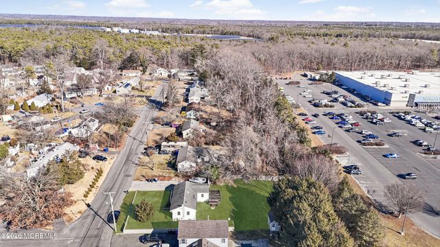 12 Michele Drive, Toms River, NJ 08755