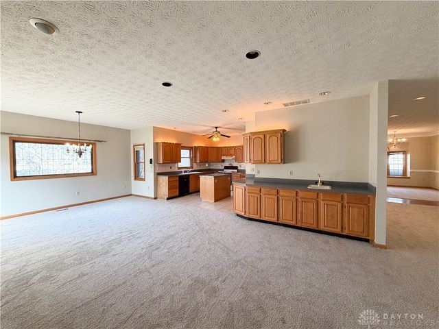 7995 Crestway Road, Clayton, OH 45315