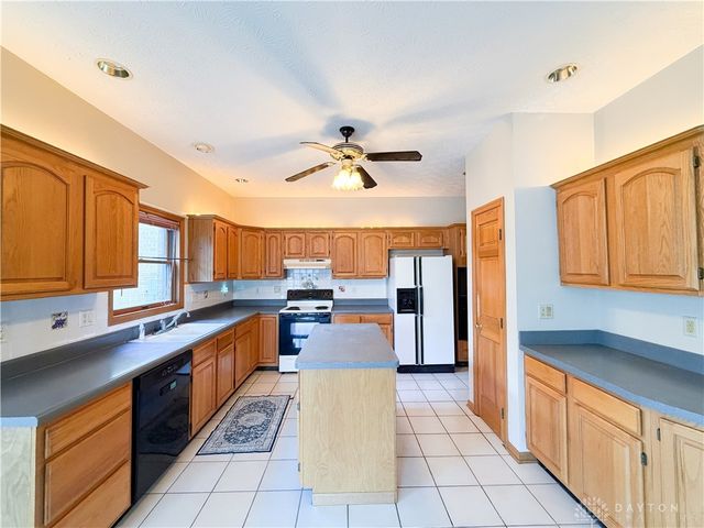 7995 Crestway Road, Clayton, OH 45315