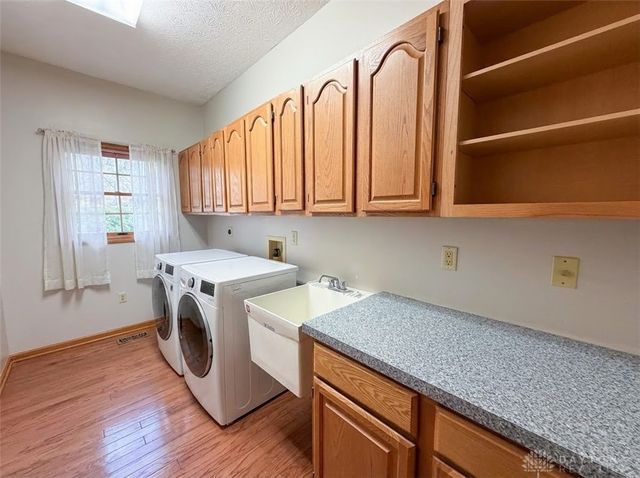 7995 Crestway Road, Clayton, OH 45315