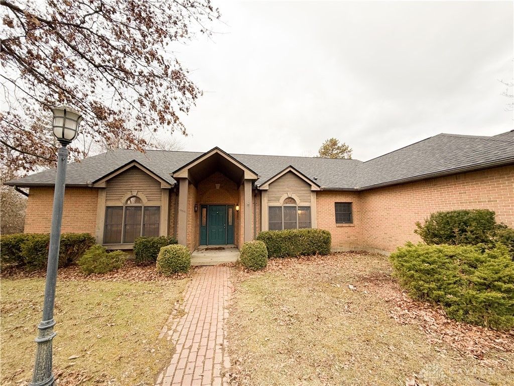 7995 Crestway Road, Clayton, OH 45315