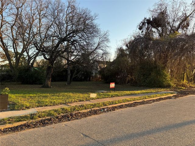 2208 Dyson Street, Dallas, TX 75215
