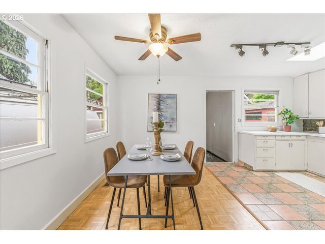 46 Ne BUFFALO St, Portland, OR 97211