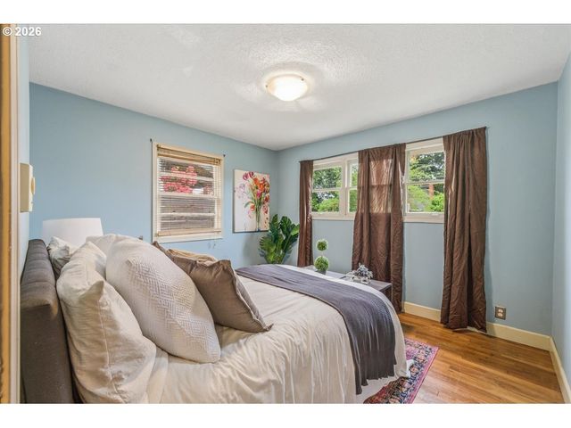 46 Ne BUFFALO St, Portland, OR 97211