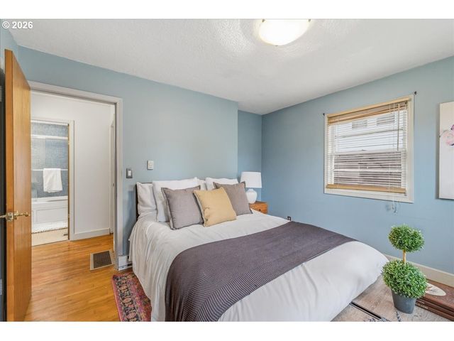 46 Ne BUFFALO St, Portland, OR 97211