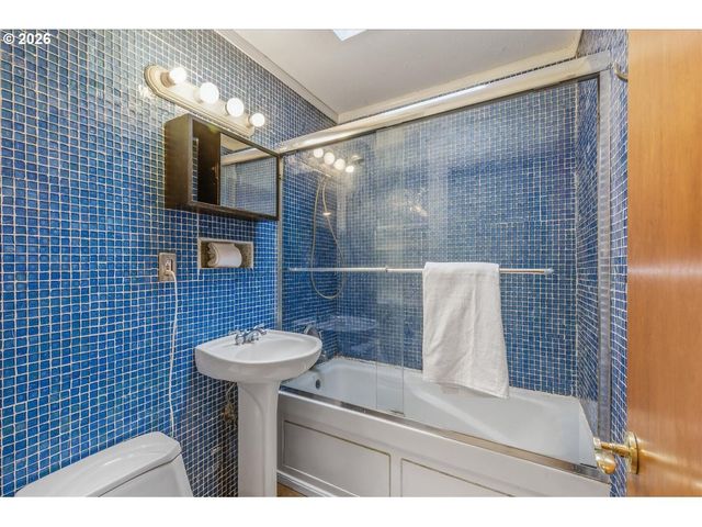 46 Ne BUFFALO St, Portland, OR 97211