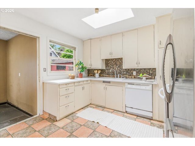 46 Ne BUFFALO St, Portland, OR 97211