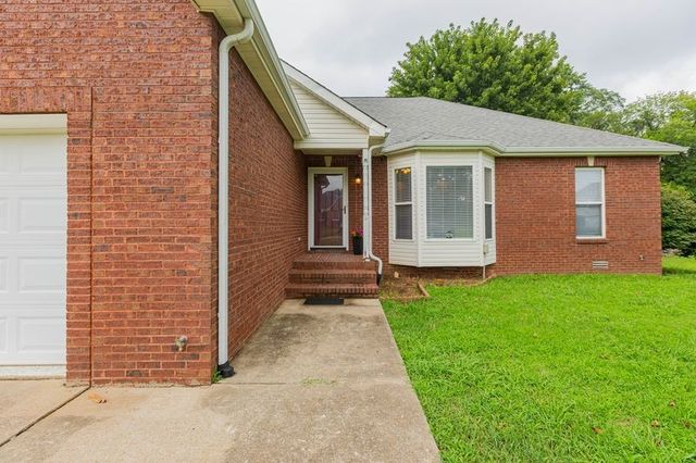 847 Isaac Dr, Clarksville, TN 37040