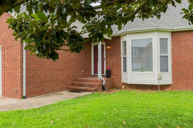 847 Isaac Dr, Clarksville, TN 37040