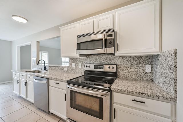 4901 Archway Drive, La Porte, TX 77571