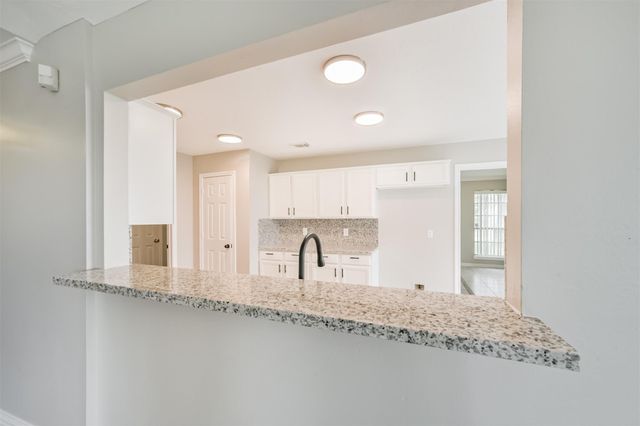 4901 Archway Drive, La Porte, TX 77571