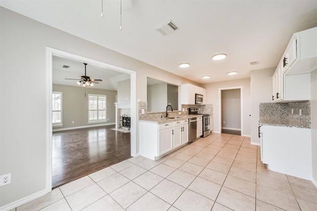 4901 Archway Drive, La Porte, TX 77571