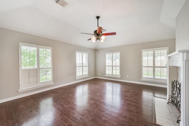 4901 Archway Drive, La Porte, TX 77571