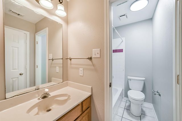 4901 Archway Drive, La Porte, TX 77571