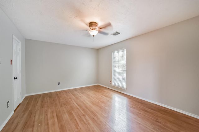 4901 Archway Drive, La Porte, TX 77571