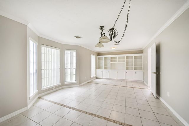 4901 Archway Drive, La Porte, TX 77571