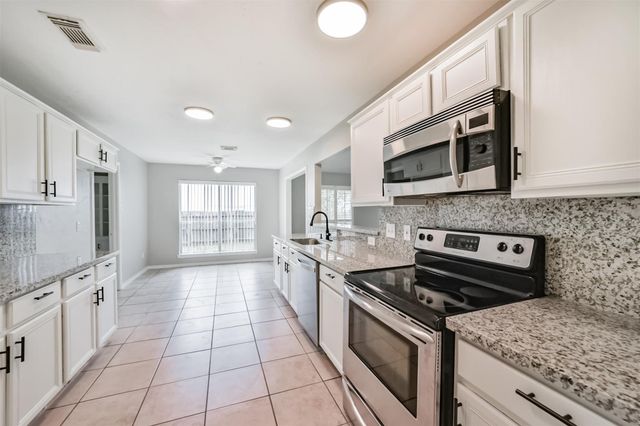 4901 Archway Drive, La Porte, TX 77571