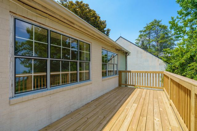 1003 E Brow Road, Lookout Mountain, TN 37350