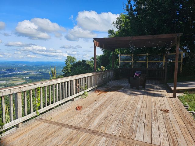 1003 E Brow Road, Lookout Mountain, TN 37350