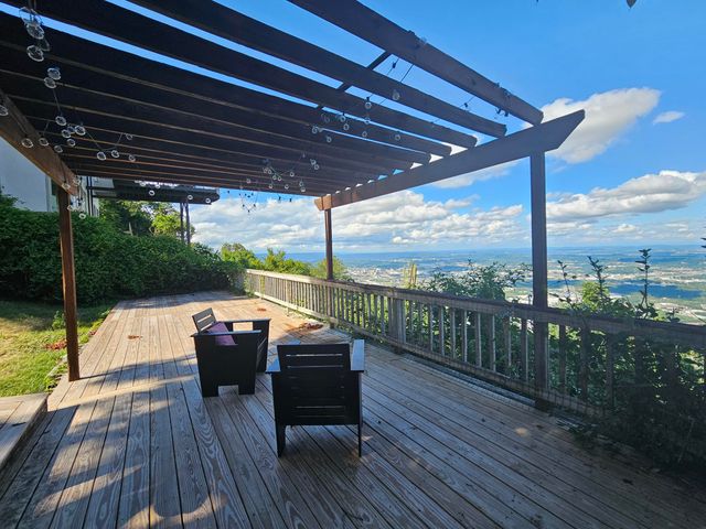 1003 E Brow Road, Lookout Mountain, TN 37350