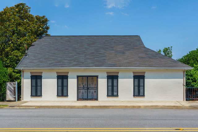 1003 E Brow Road, Lookout Mountain, TN 37350