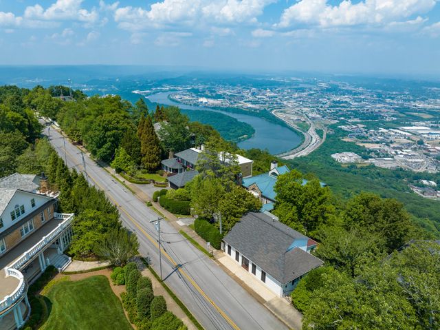 1003 E Brow Road, Lookout Mountain, TN 37350