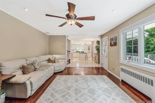 23 Barry Drive, Glen Cove, NY 11542