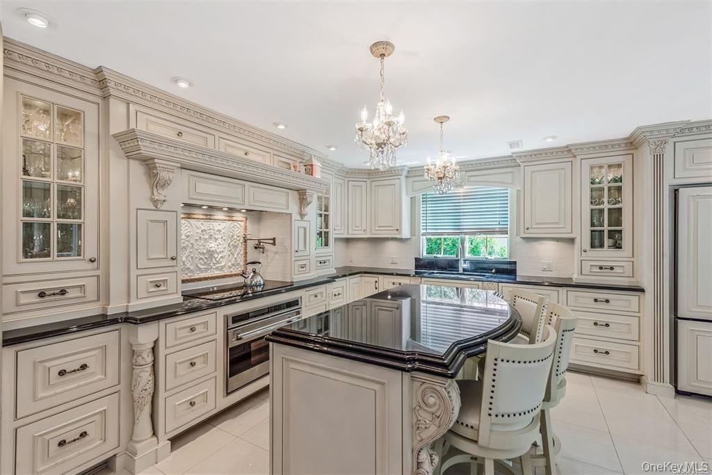 23 Barry Drive, Glen Cove, NY 11542 — photo 5