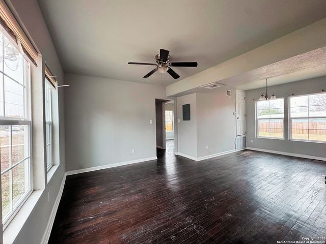 2815 S Pine, San Antonio, TX 78210