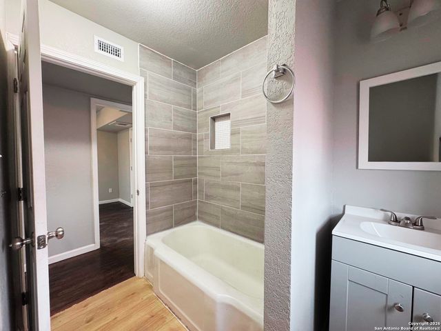 2815 S Pine, San Antonio, TX 78210