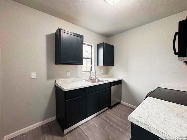 2815 S Pine, San Antonio, TX 78210