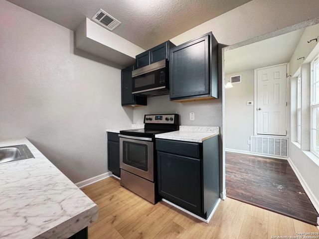 2815 S Pine, San Antonio, TX 78210